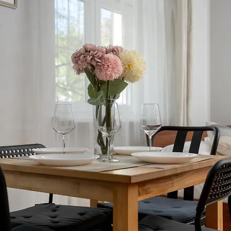 Διαμέρισμα Functional In Downtown By Renters