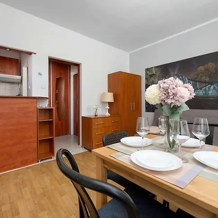 Functional In Downtown By Renters Διαμέρισμα